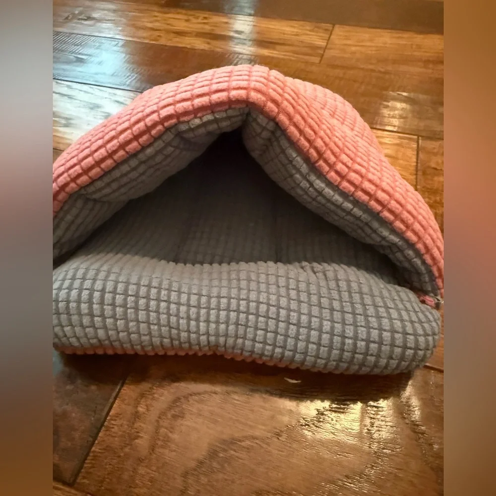 New Small Animal Soft Hiding Hut Bed